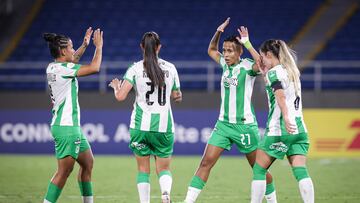 Jugadoras de Atlético Nacional durante un partido de la Copa Libertadores Femenina.