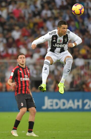 Cristiano Ronaldo y Calabria.