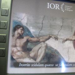 El Vaticano tiene el cajero automático más especial del mundo con el único idioma que no aparece en otro país