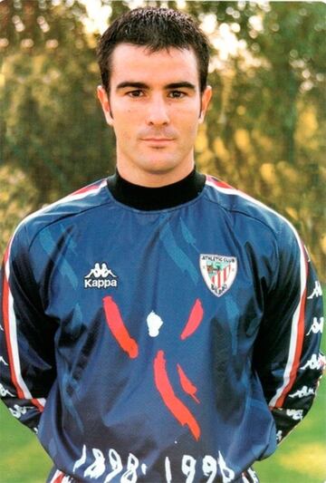 El portero jugó entre 1992 y 1999 en el Athletic. Ese mismo año fichó por el Sevilla, donde estuvo una temporada.