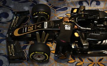 El Royal Automobile Club fue el lugar elegido para la presentación del nuevo monoplaza de la escudería Haas F1 Team que tendrá de pilotos a Grosjean y Magnussen. 