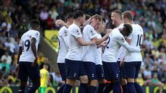 Soccer Football - Premier League - Norwich City v Tottenham Hotspur - Carrow Road, Norwich, Britain - May 22, 2022 Tottenham Hotspur&#039;s Harry Kane celebrates scoring their second goal with teammates REUTERS/Chris Radburn EDITORIAL USE ONLY. No use wit