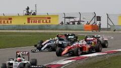 Hamilton y Raikkonen se vieron atrás en China y fueron protagonistas de muchos adelantamientos.