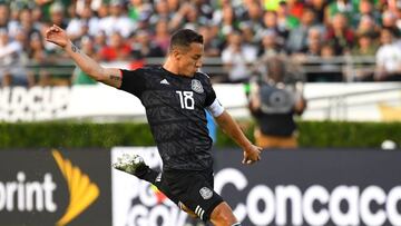 El mediocampista del Betis registra 18 encuentros de la Copa Oro, dos menos que el 'Borrego'.