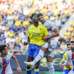 Momo Mbaye se doctora en Primera