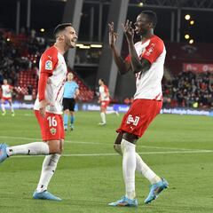 Aprobados y suspensos del Almería: vuelve a decidir el de siempre