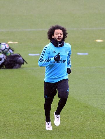 Marcelo reaparece muy activo en el entrenamiento del Madrid