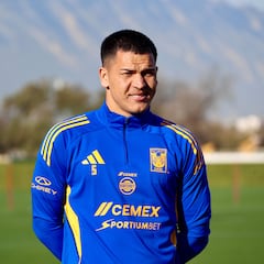 César Araújo, al parejo con Tigres