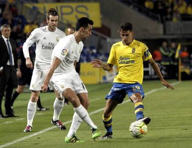Las Palmas played the football, Real Madrid won the game