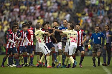5 veces que el Clásico Nacional se definió por polémica