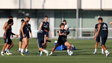 Modric se entrenó ayer por la tarde por primera vez con todos sus compañeros.