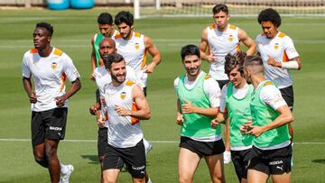 Los jugadores del Valencia, en el entrenamiento.