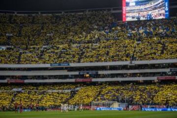 Las Águilas celebraron con un triunfo, un mosaico, un homenaje a sus delanteros históricos y un nuevo himno para el centenario.