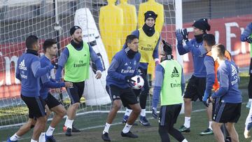 Varane se entrenó por la mañana, pero no fue convocado