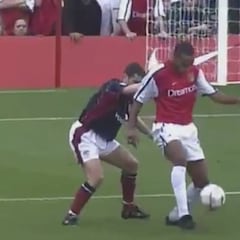 En la memoria de todos los 'millennials': aquel superlativo gol de Henry al Manchester United