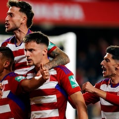 Uzuni frena al líder Alavés