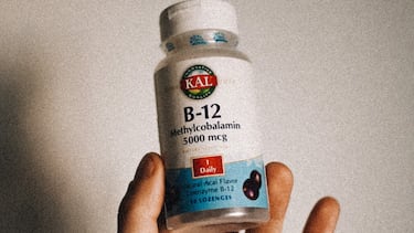 La vitamina clave para el funcionamiento del cuerpo: controla el ADN y la función nerviosa del sistema