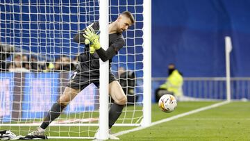 Unai Sim&oacute;n estuvo notable ante el Real Madrid.