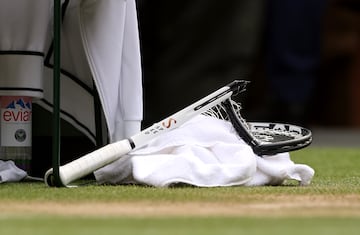 Alcaraz celebra su título de Wimbledon.