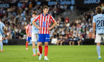 Tras su mejor año goleador en España, anotó 26 goles en 41 partidos con el Villarreal, llamó la atención de un Atlético de Madrid que este verano acudió al mercado de fichajes necesitado de delanteros grandes, especialmente tras la salida de Morata. Anotó gol en su primer partido oficial, precisamente a su ex equipo el Villarreal, y desde entonces no ha vuelto a ver puerta de rojiblanco.