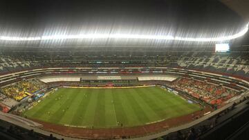 Césped del Estadio Azteca muestra mejoría