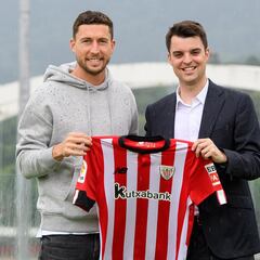 De Marcos decide renovar una temporada más con el Athletic