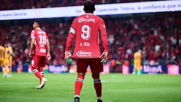 Alexis Vega celebrates his goal 3-0 of Toluca during the Semi-Final second leg match between Toluca and Tigres UANL as part of the Liga BBVA MX, Torneo Clausura 2025 at Nemesio Diez Stadium on May 17, 2025 in Toluca, Estado de Mexico, Mexico.