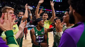 El Unicaja, tras el triunfo ante la Penya.