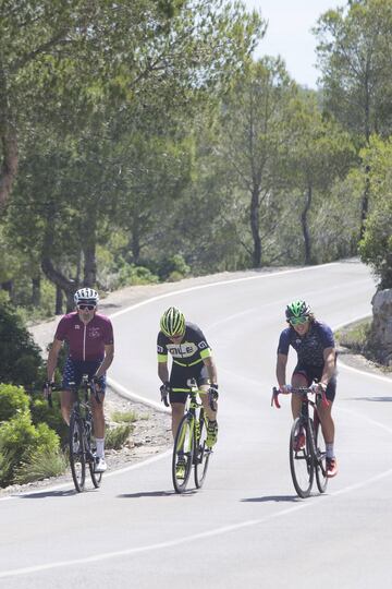 El piloto Roberto Merhi junto a Fernando Escartín y Kiko García, acompañaron a AS en el reconocimiento de la subida a la Ermita de Santa Lucía y San Benito en Alcossebre (Castellón).