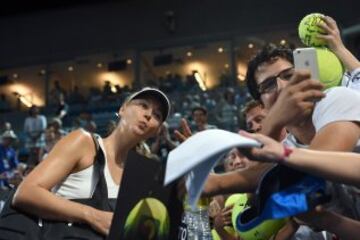 Maria Sharapova aplastó 6-0, 6-1 a Yaroslava Shvedova en segunda ronda de Brisbane.