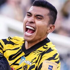 AEK Atenas de Orbelín venció al Aris y el título de liga está en sus manos