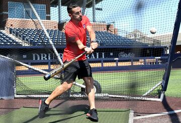 Los jugadores del conjunto colchonero Koke, Savic, Morata, Adán y Hermoso han disfrutado de un día béisbol en el campo principal de la Dallas Baptist University.