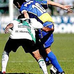 Los 10 mano larga más famosos del fútbol