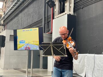 OutRun, un clásico absoluto que tuvo su importancia en Retrobarcelona con máquina arcade y un lugar especial en el concierto a violín que Sebastià "Tiavioli Gaming" Pou realizó