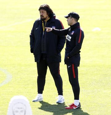 Simeone junto al 'Mono' Burgos. 