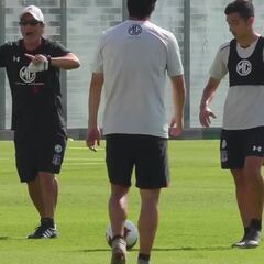 "Todas tienen que ser gol, todas", la energía de Salas en Macul