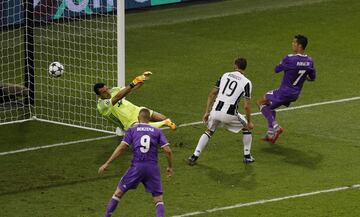 Junio 2017. El Real Madrid consigue la duodécima Champions League tras ganar en la final a la Juventus 1-4 en Cardiff. En la imágen, Cristiano Ronaldo marcando el 1-3.