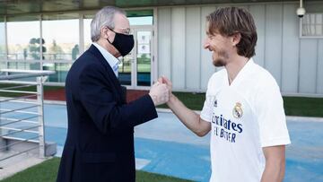 Modric y Florentino P&eacute;rez. en Valdebebas.