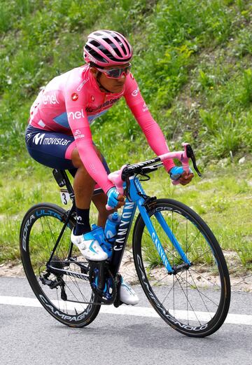 Esteban Chaves y Miguel Ángel López protagonistas de la etapa 17 en el Giro de Italia. El pedalista del Mitchelton - Scott  terminó segundo, mientras que el corredor del Astana subió un puesto en la general.