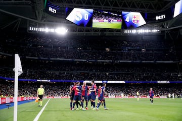 El Barça golea al Real Madrid en el Bernabéu 