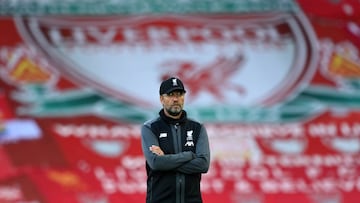 LIVERPOOL, ENGLAND - JUNE 24: Liverpool manager Jurgen Klopp looks on prior to the Premier League match between Liverpool FC and Crystal Palace at Anfield on June 24, 2020 in Liverpool, England. (Photo by Shaun Botterill/Getty Images)