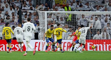 El jugador del Real Madrid, Rodrygo, marca el 4-1 a Las Palmas. 
