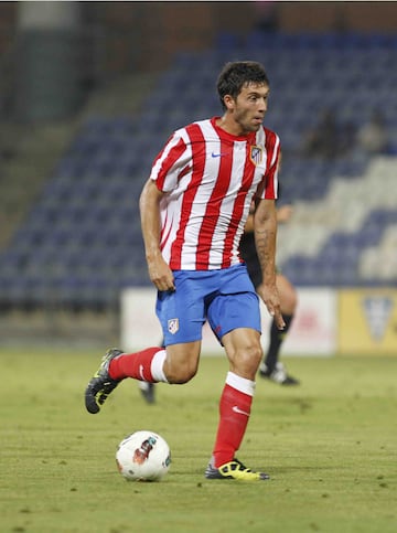 Borja Bastón, con el primer equipo del Atlético, en el Trofeo Colombino de 2011.