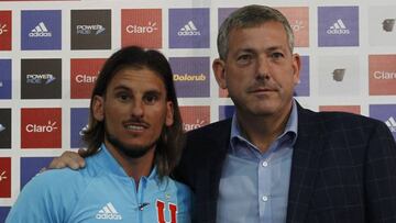 Santiago11 Enero 2016.
El entrenador de Universidad de Chike Sebastián Beccacece es presentado oficialmente por el presidente Carlos Heller en el CDA
Marcelo Hernandez/Photosport