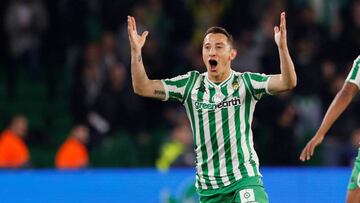 Andrés Guardado festeja un gol con el Real Betis