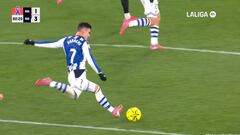 ¿El gol de LaLiga? Alucinen con el zapatazo de Barrenetxea desde el centro del campo