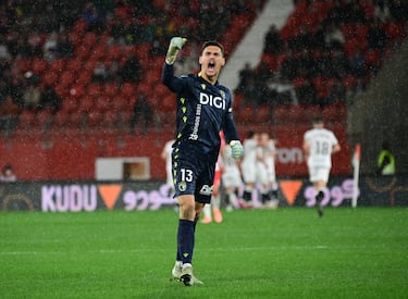 El Burgos desactiva y frustra al Almería