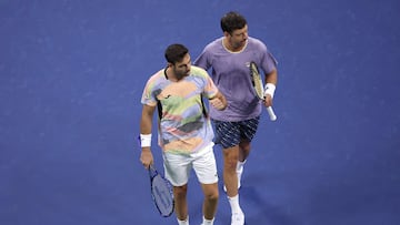 Horacio Zeballos (D) y Marcel Granollers, contra Robert Cash y JJ Tracy en el US Open.