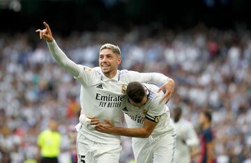 Valverde celebra su gol al Barcelona en el Clásico.