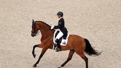 Who are the youngest and oldest athletes who will participate in the 2024 Olympics in Paris?